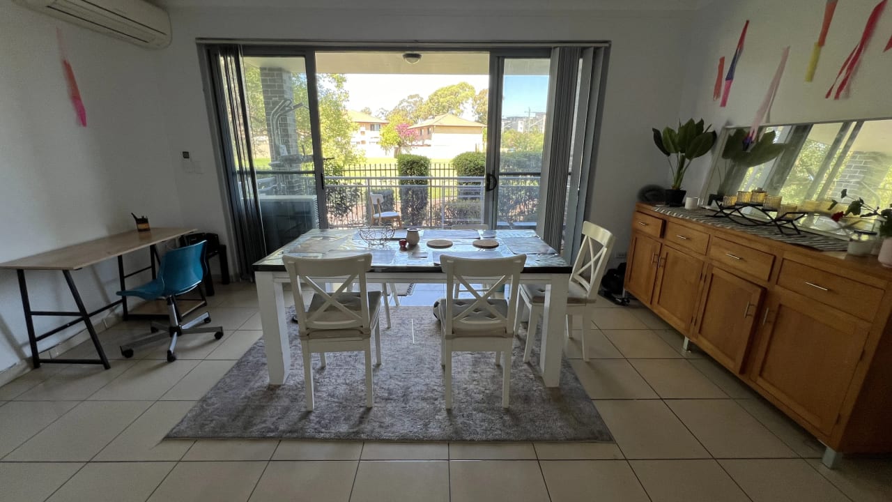 Furnished room with ensuite in a flatshare