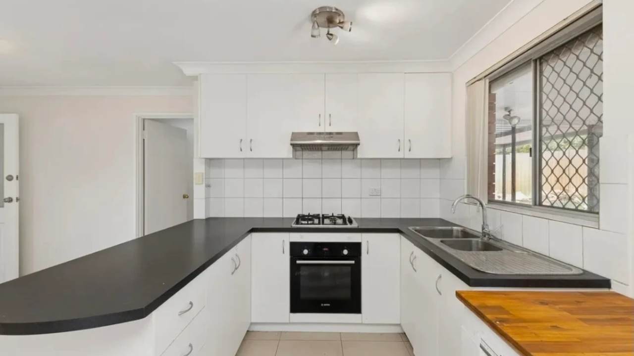 Whole property with 3 rooms for rent