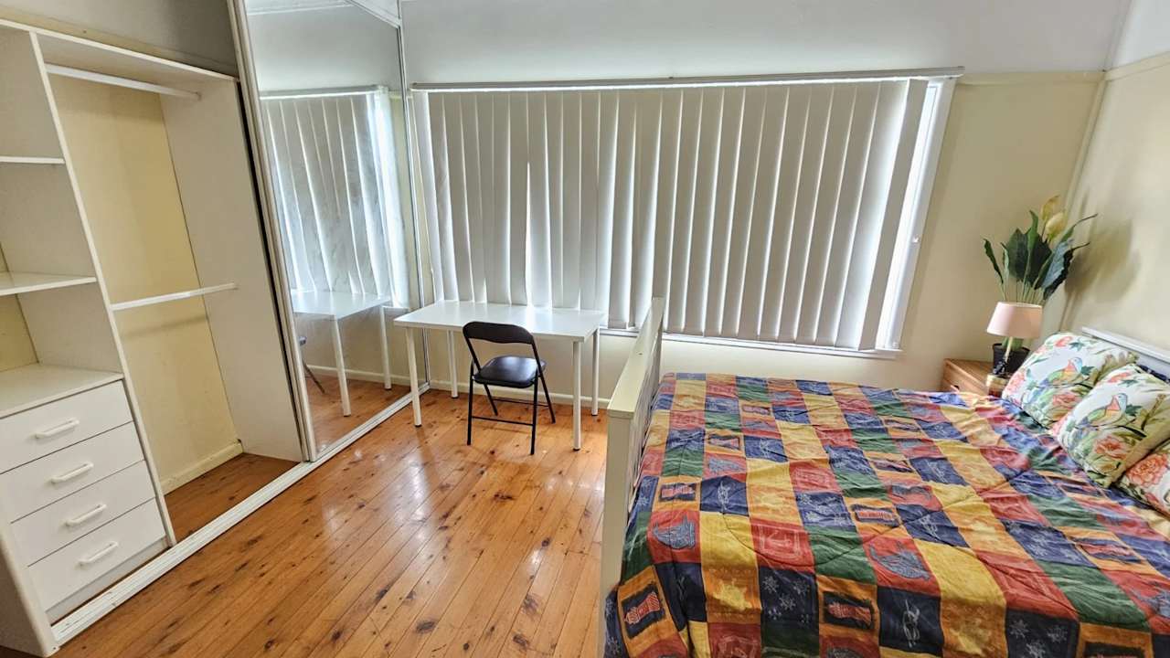 Furnished room in a share house