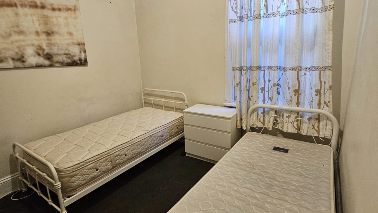 Furnished room in a share house