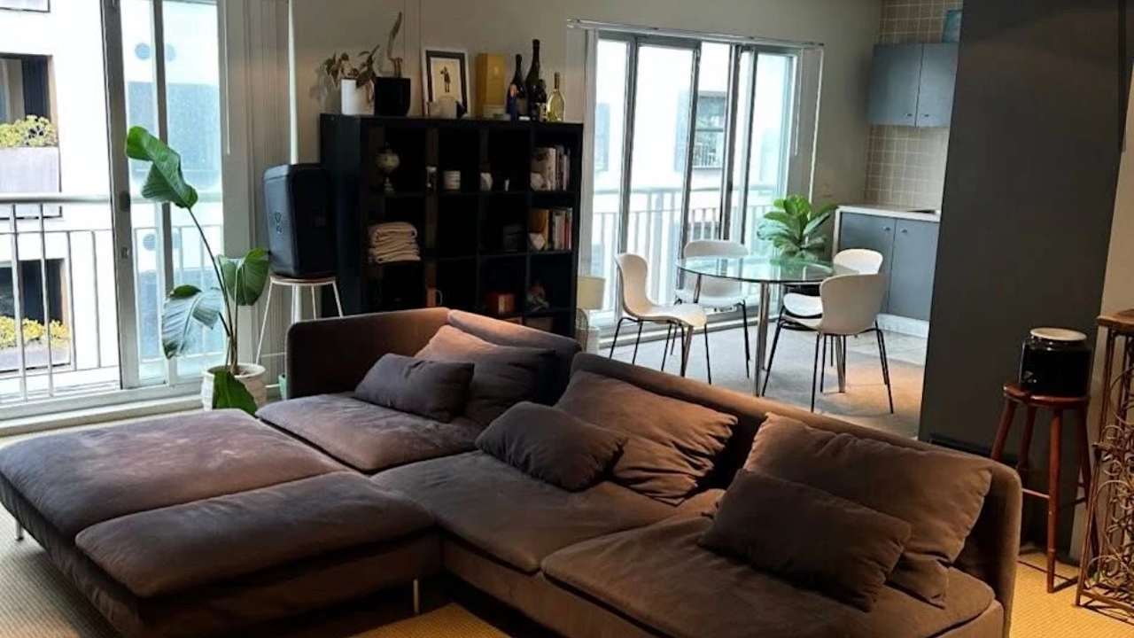 Unfurnished room in a flatshare