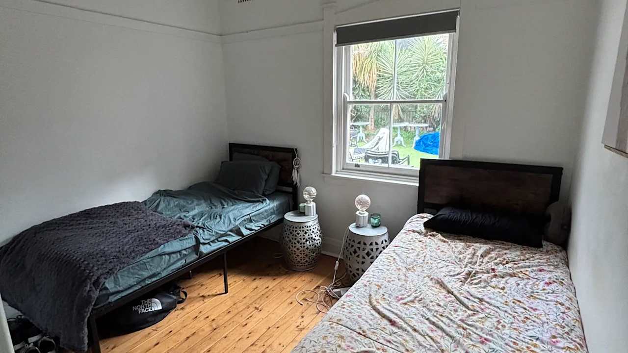 Furnished room in a share house