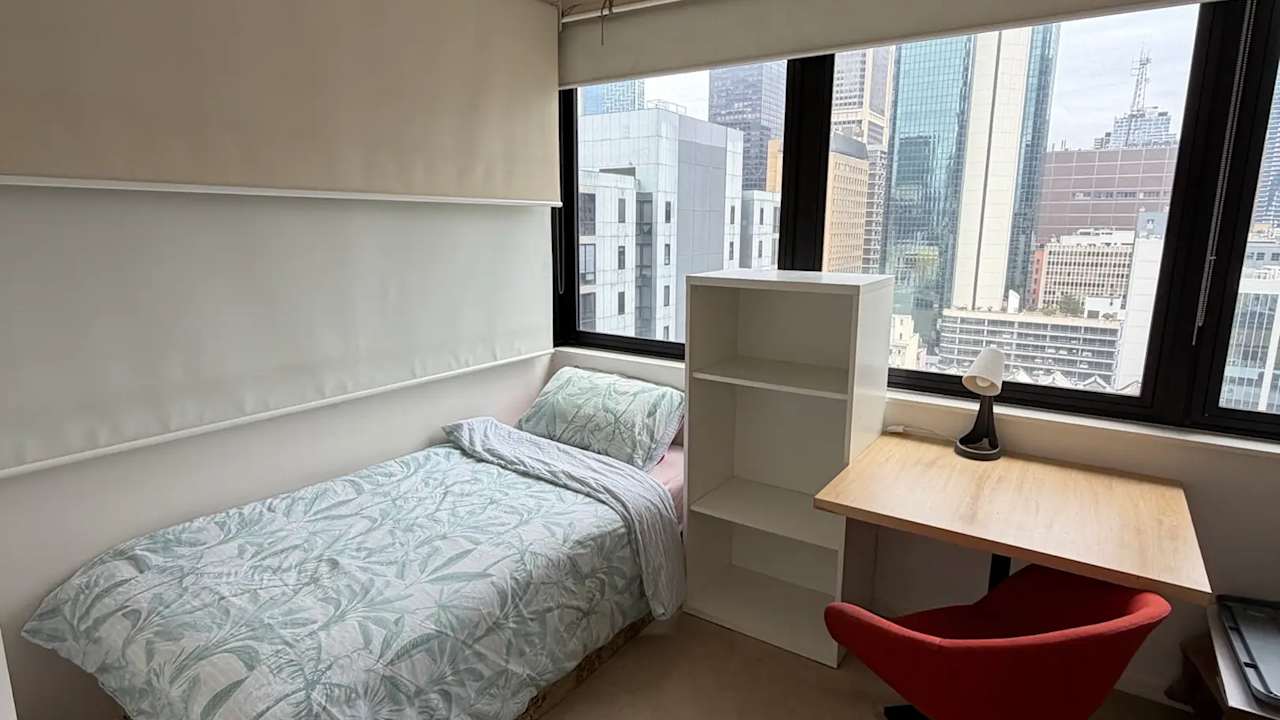 Furnished room in a flatshare