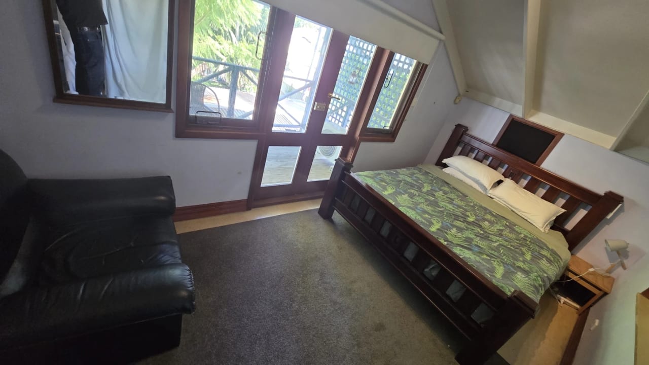 Room in a share house
