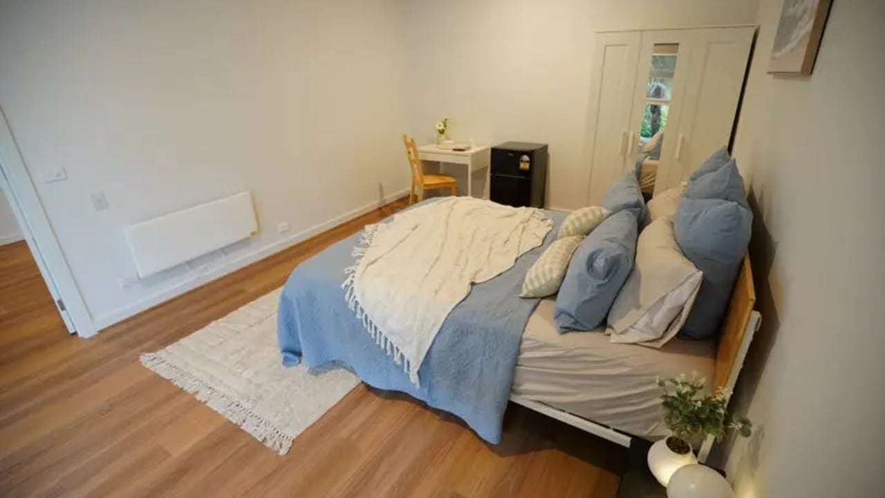 Furnished room in a flatshare