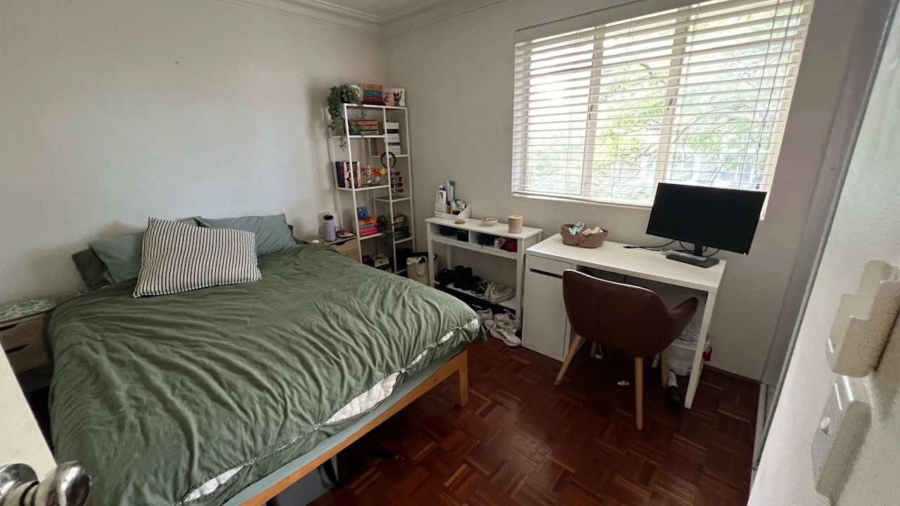 Furnished room in a flatshare