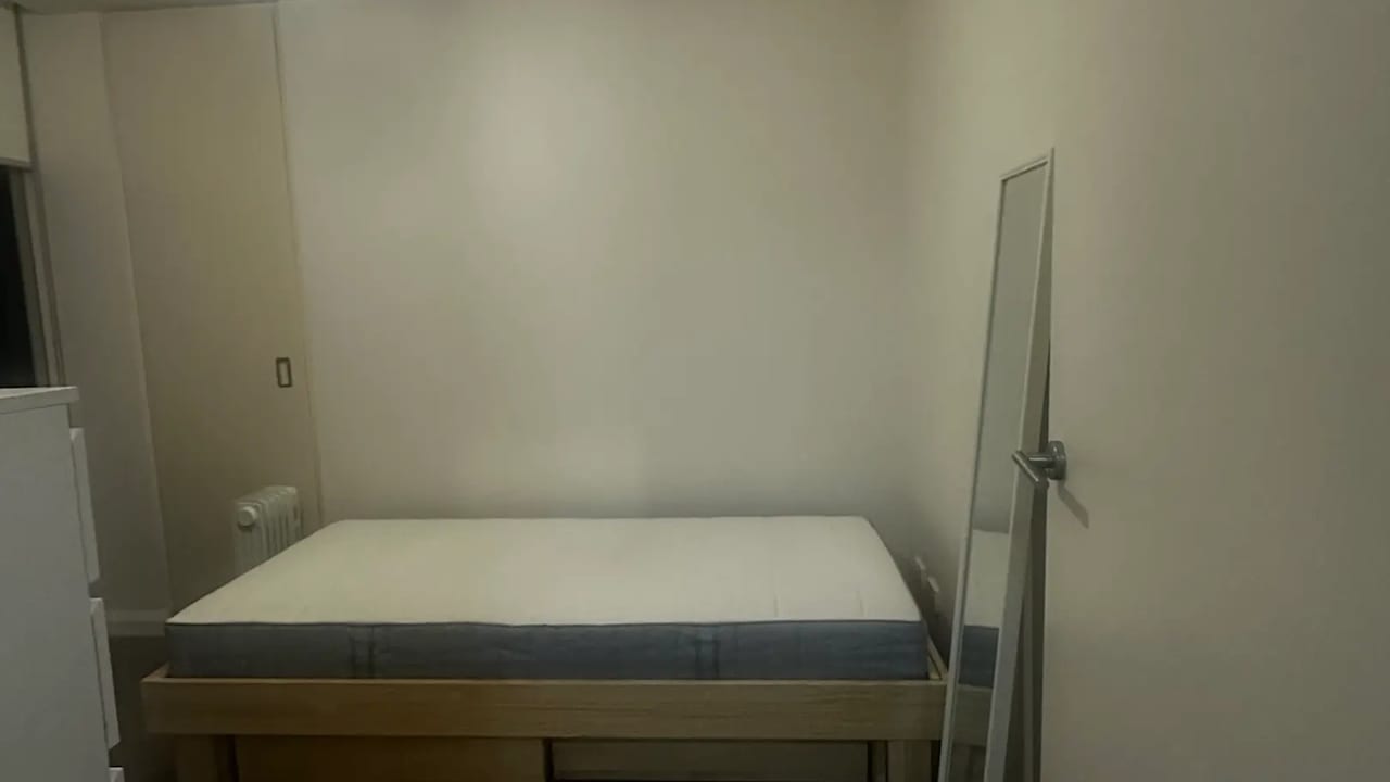 Furnished room in a flatshare