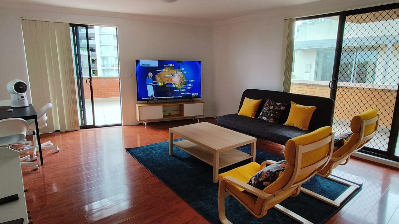 Furnished room in a flatshare