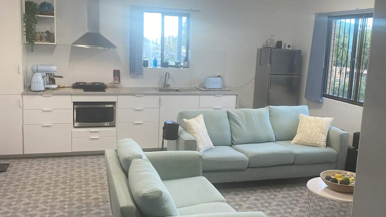 Whole property with 2 rooms for rent