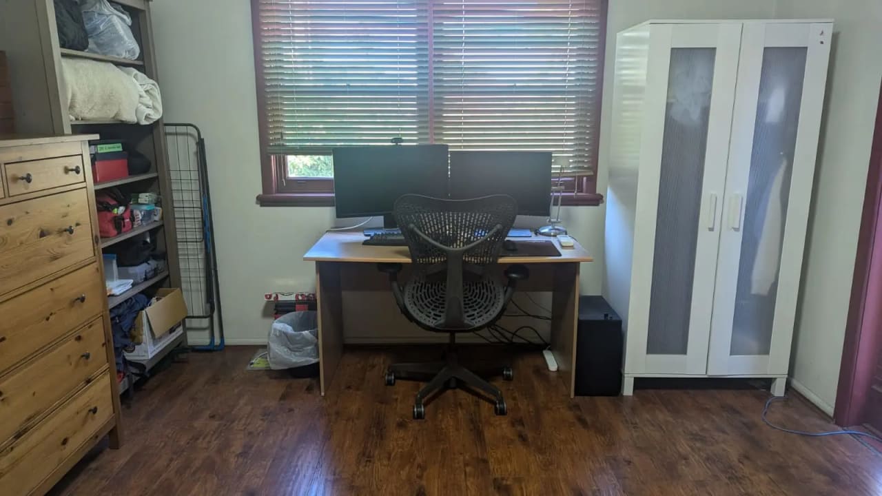 Furnished room in a share house