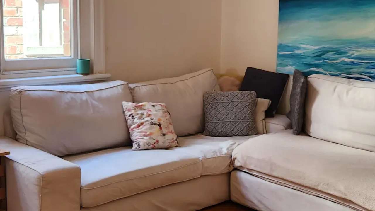 Furnished room in a share house