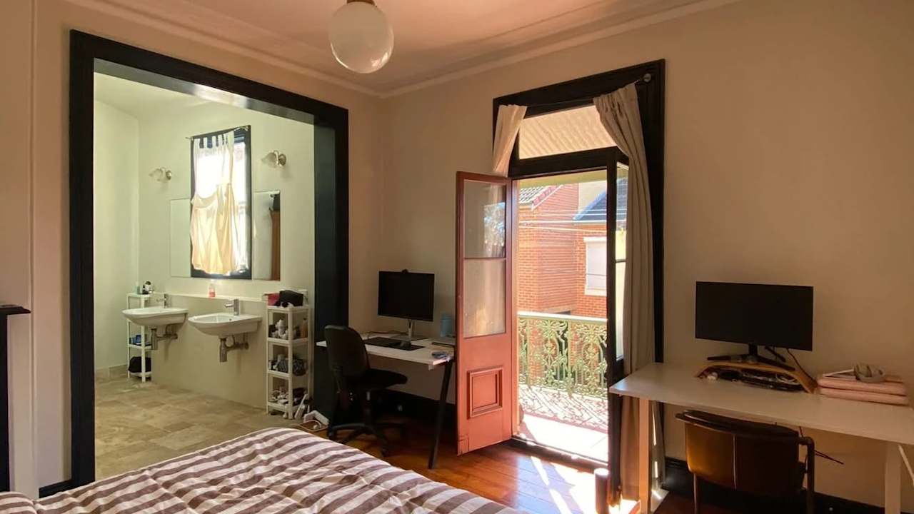 Room with ensuite in a share house