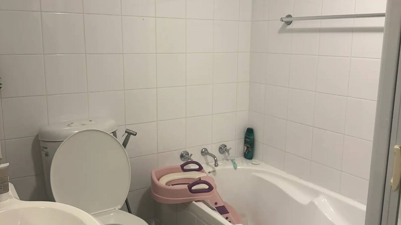 Unfurnished room with own bathroom
