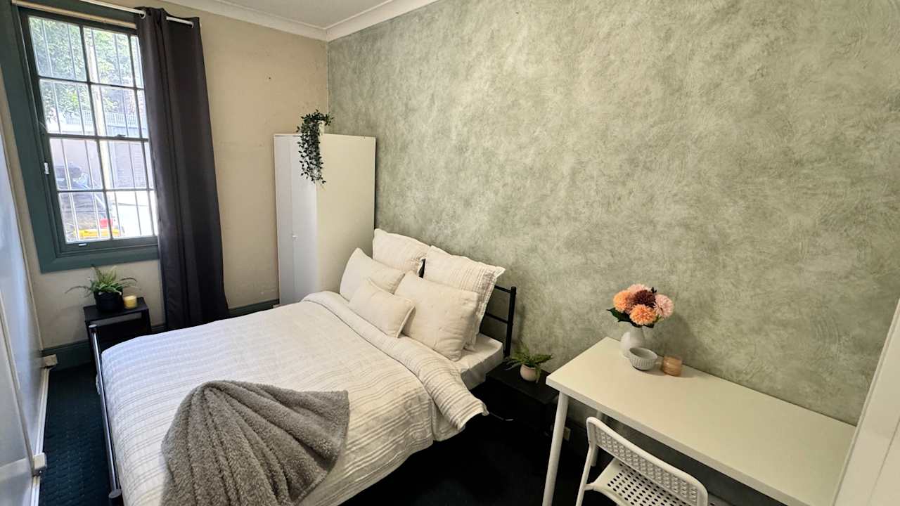 Furnished room in a flatshare