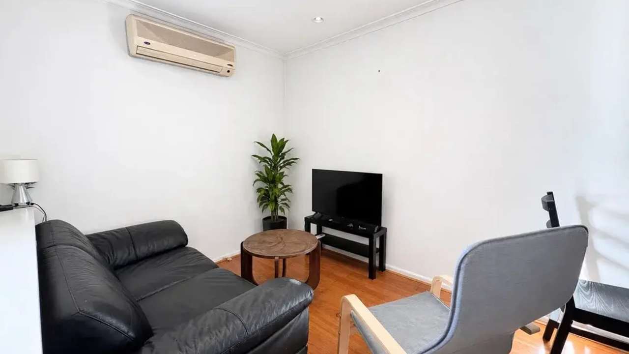 Whole property with 3 rooms for rent