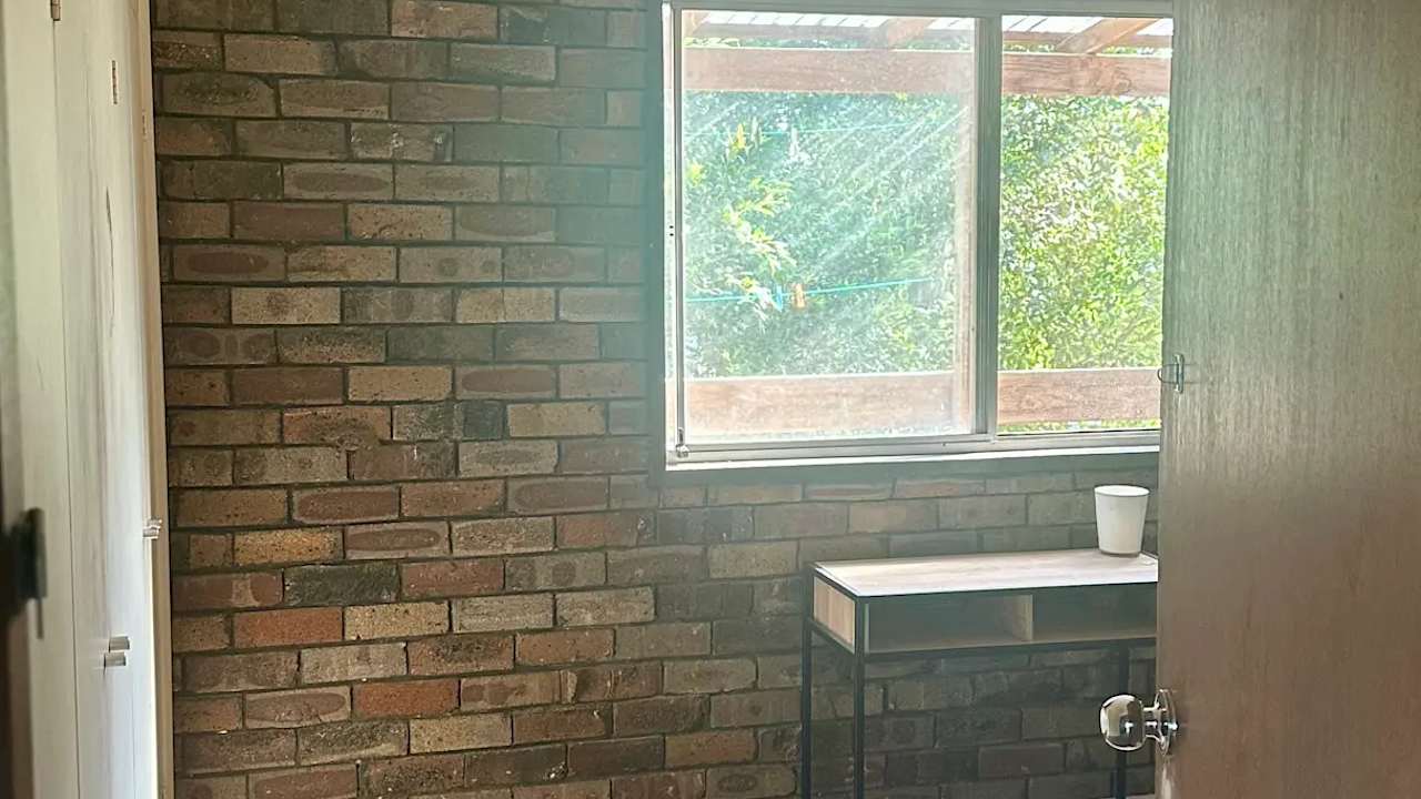 Room in a share house