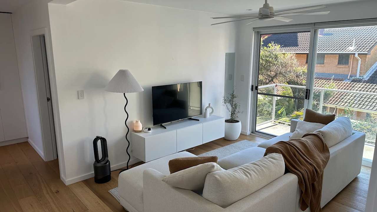 Unfurnished room in a flatshare
