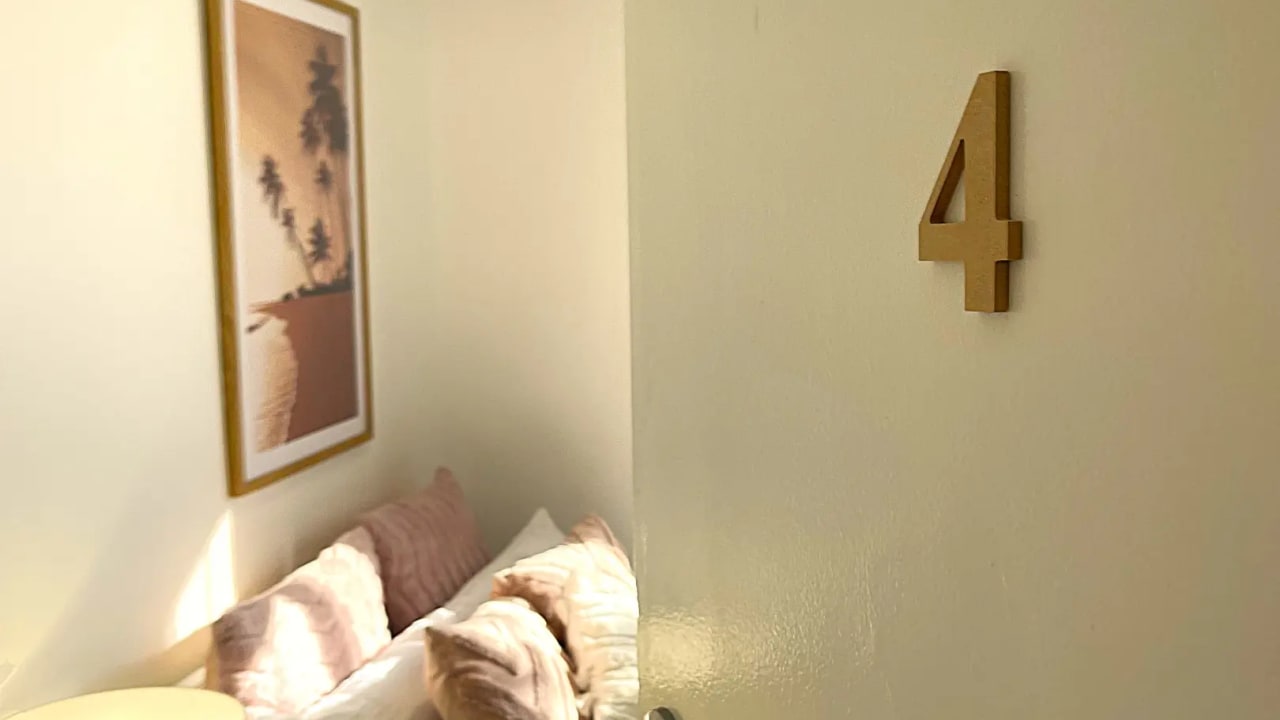 Furnished room in a share house