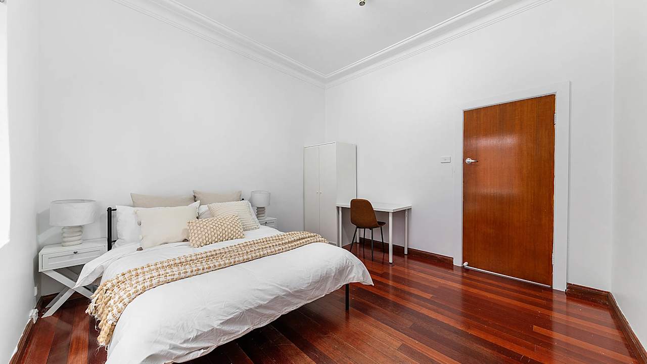 Room in a share house