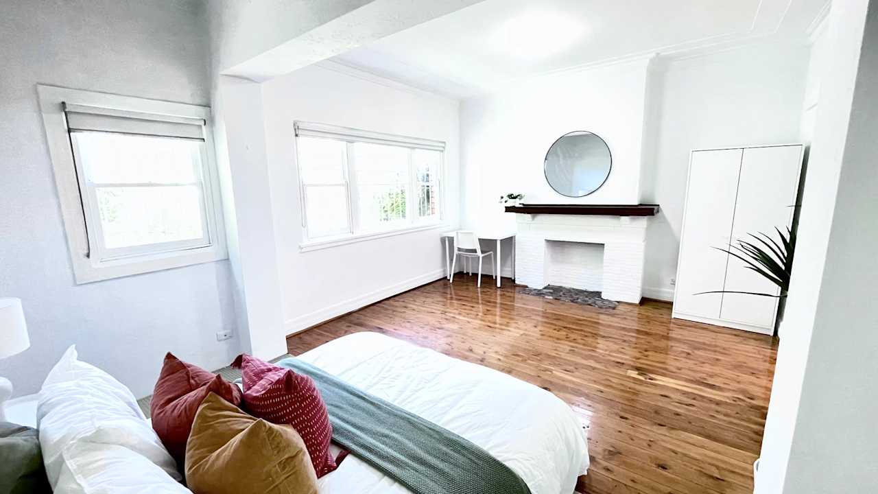 Room in a share house