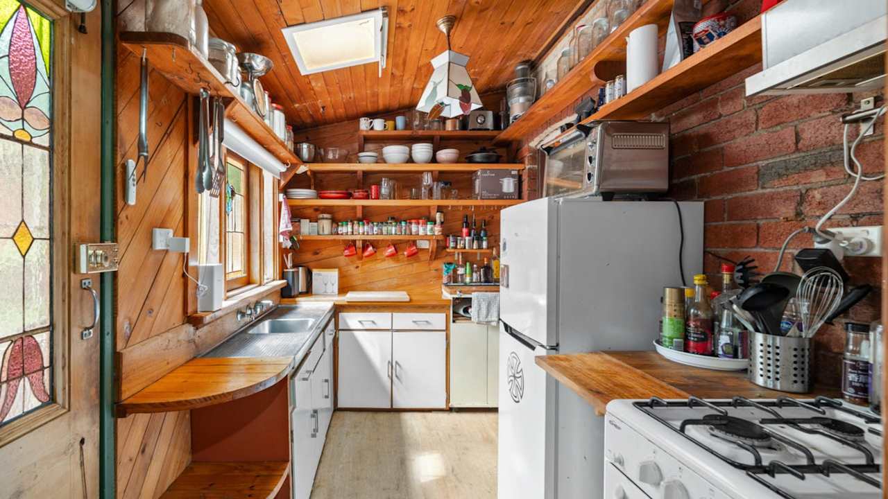 Furnished room in a share house