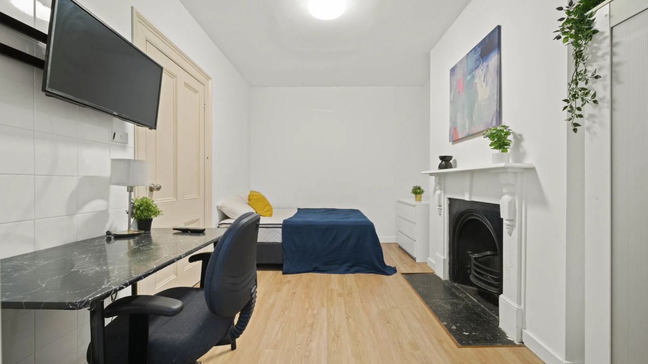 Furnished room studio flat for rent