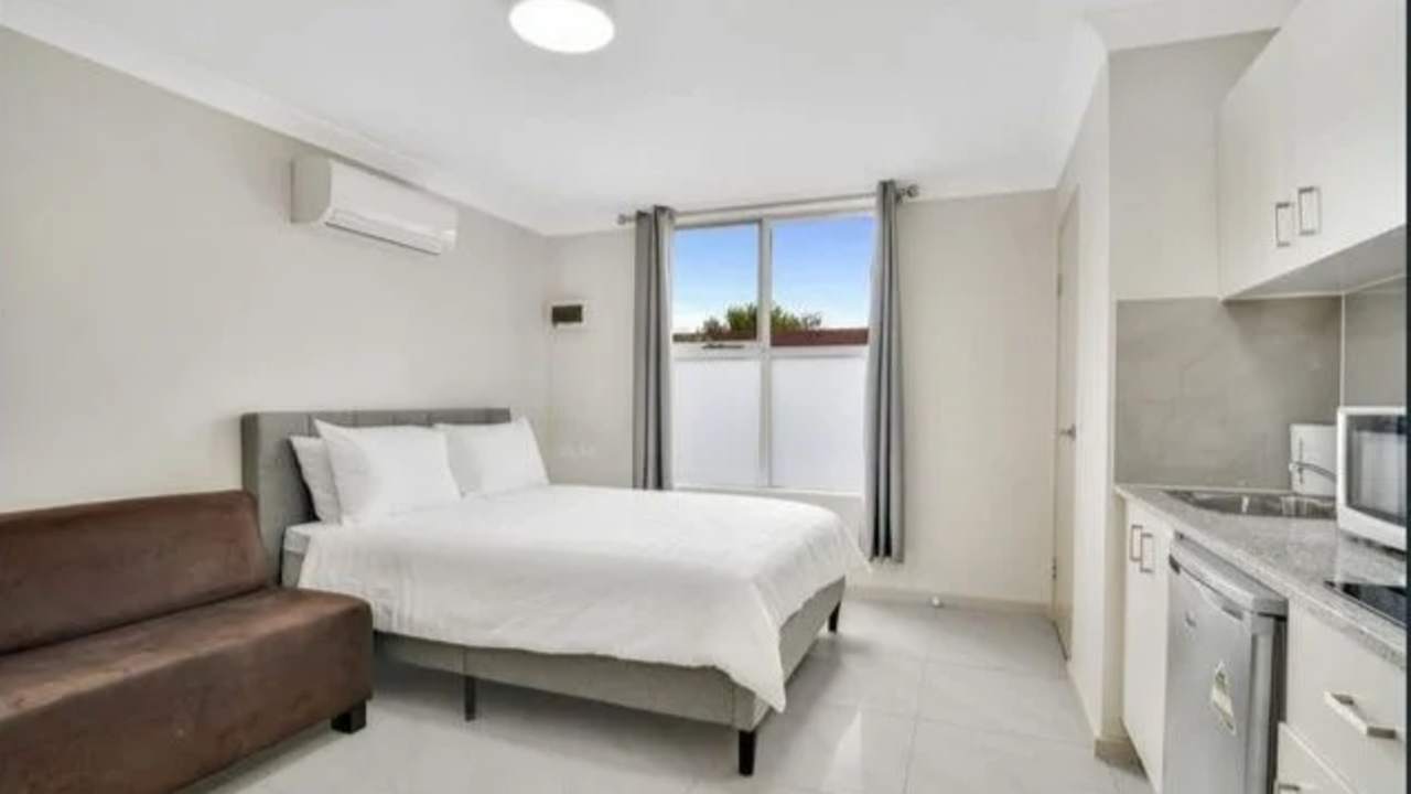 Furnished room studio flat for rent