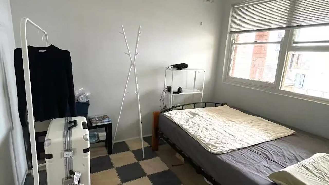 Furnished room in a flatshare