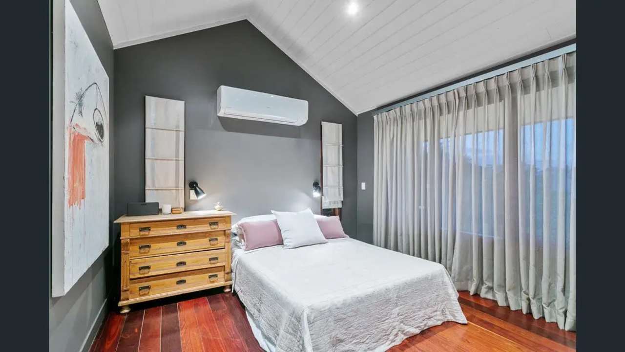 Unfurnished room studio flat for rent