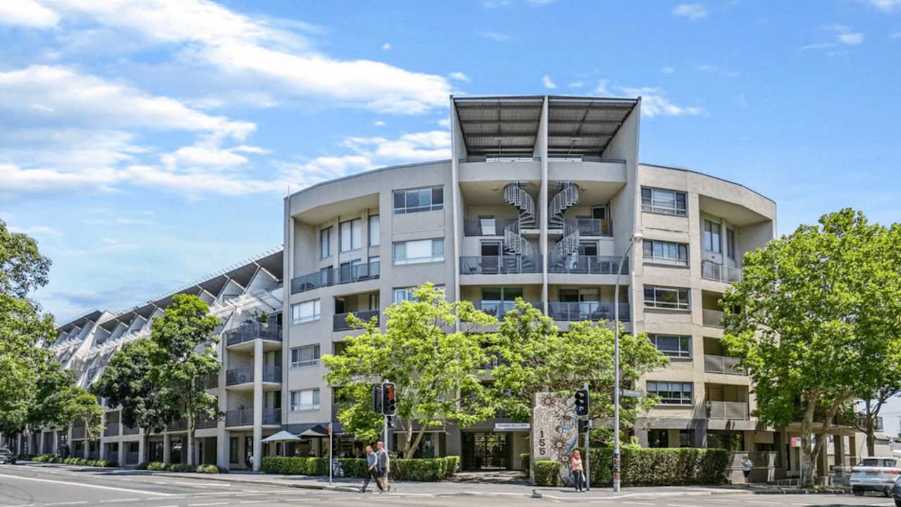 Unfurnished room in a flatshare