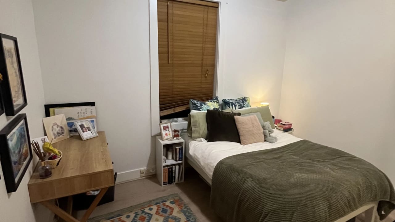 Room in a share house