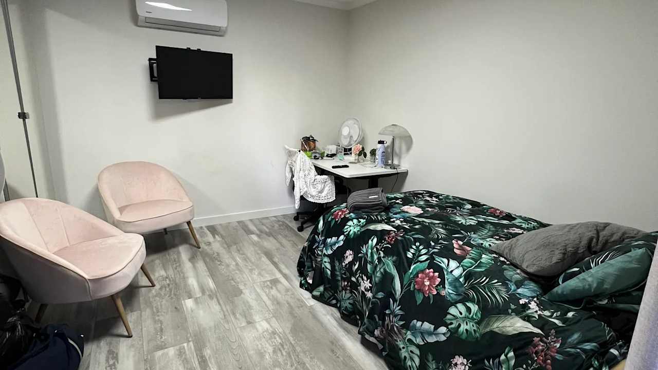 Furnished room in a share house