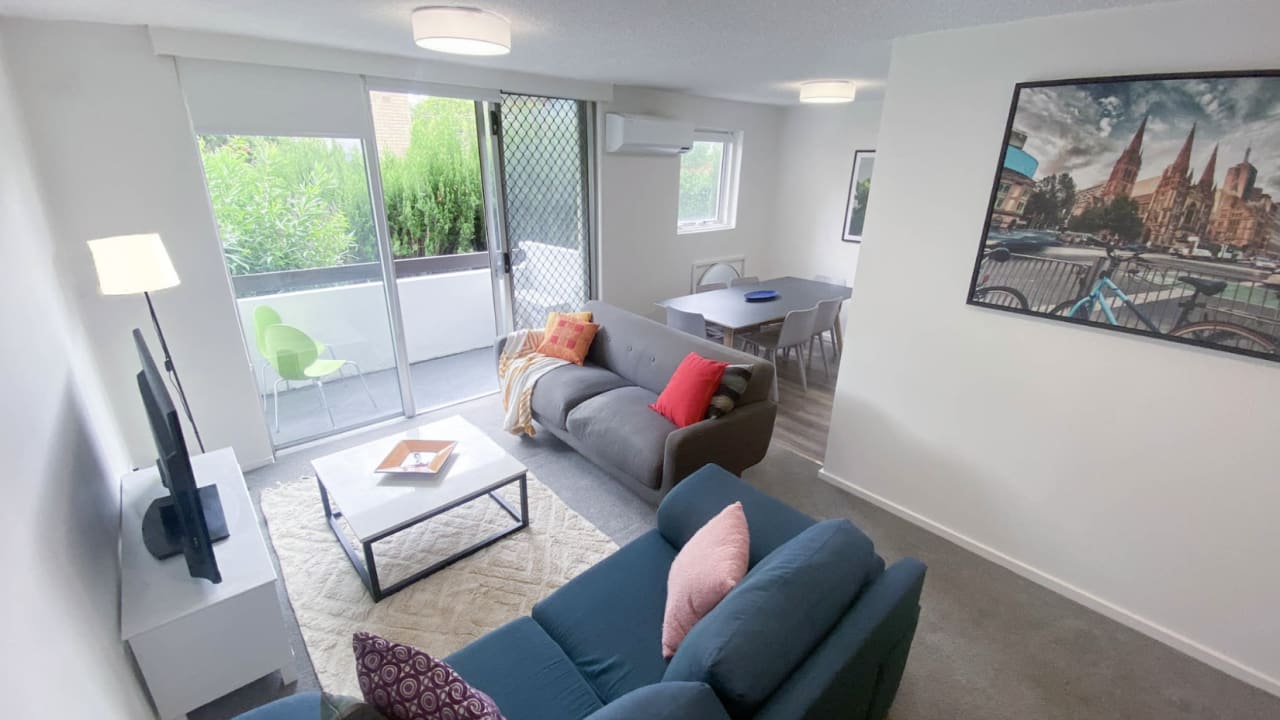 Furnished room in a flatshare