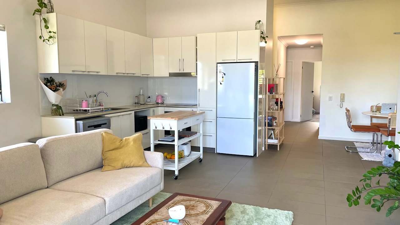Unfurnished room in a flatshare