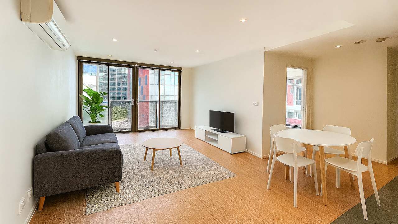 Furnished room in a flatshare