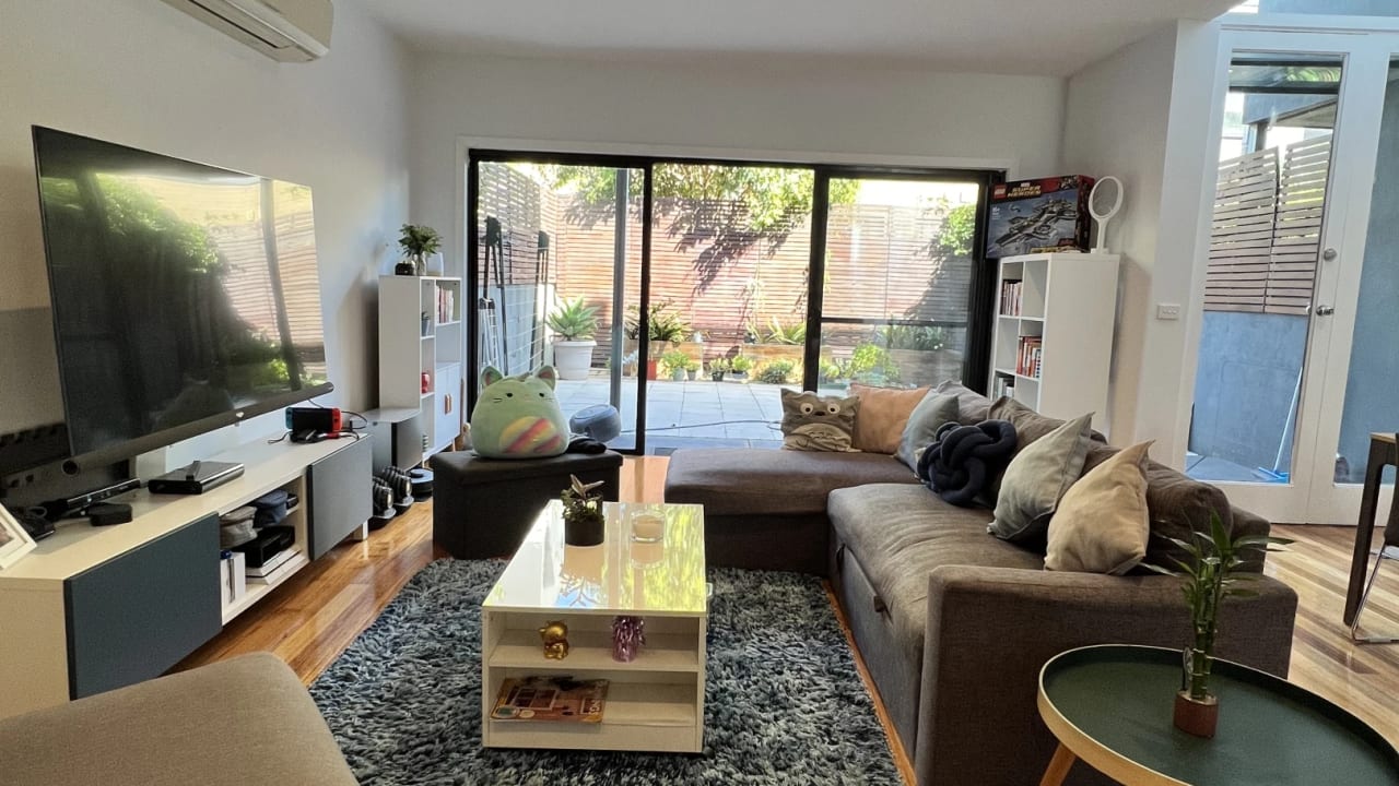 Furnished room in a share house