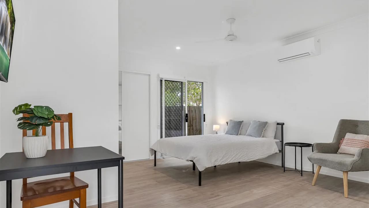 Furnished room studio flat for rent