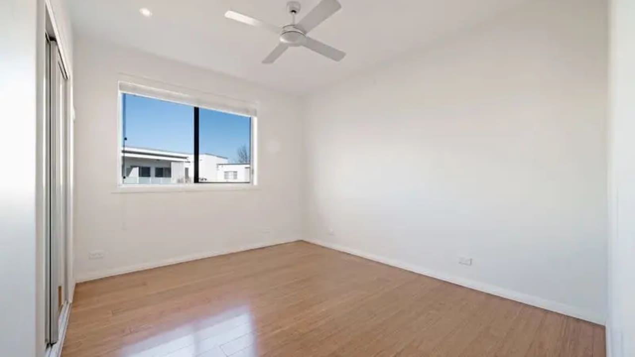 Unfurnished room with own bathroom