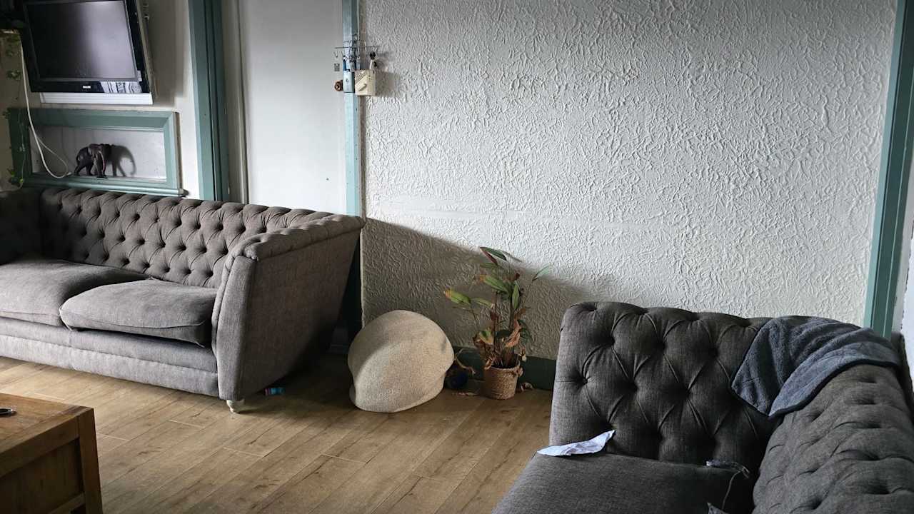 Room in a share house