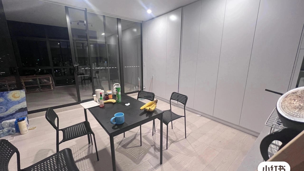 Furnished room in a flatshare