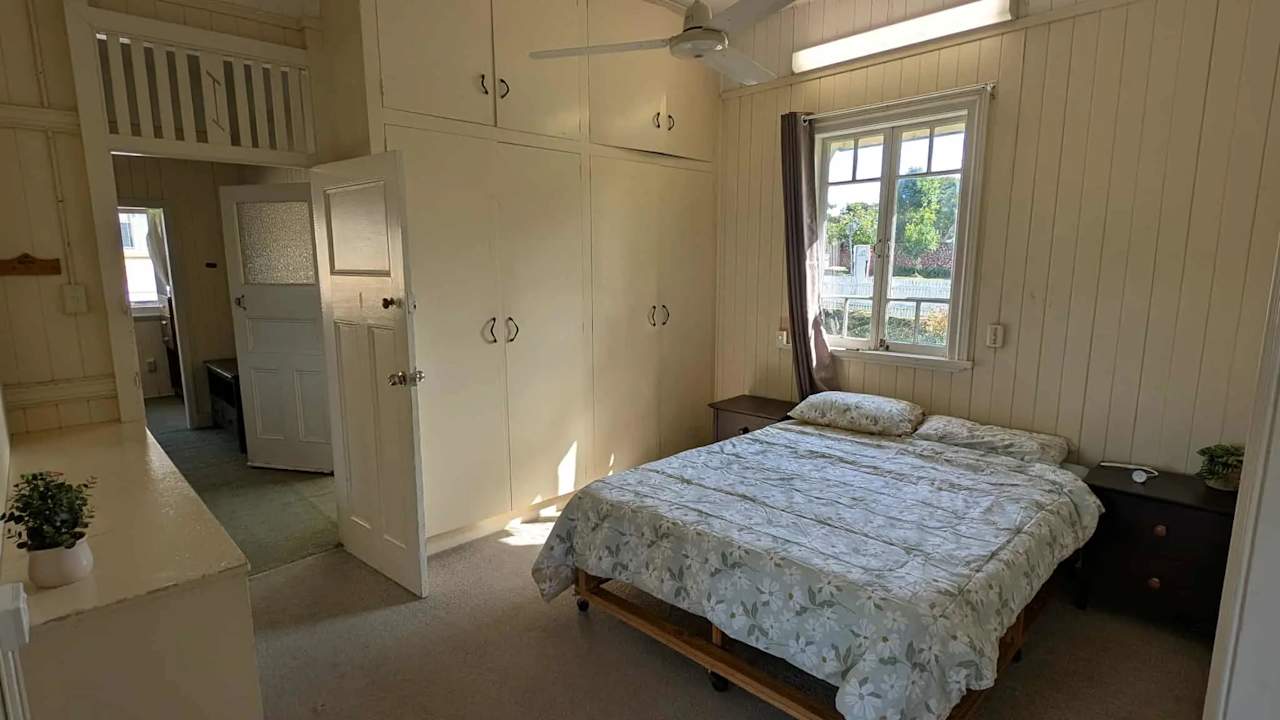Furnished room in a share house