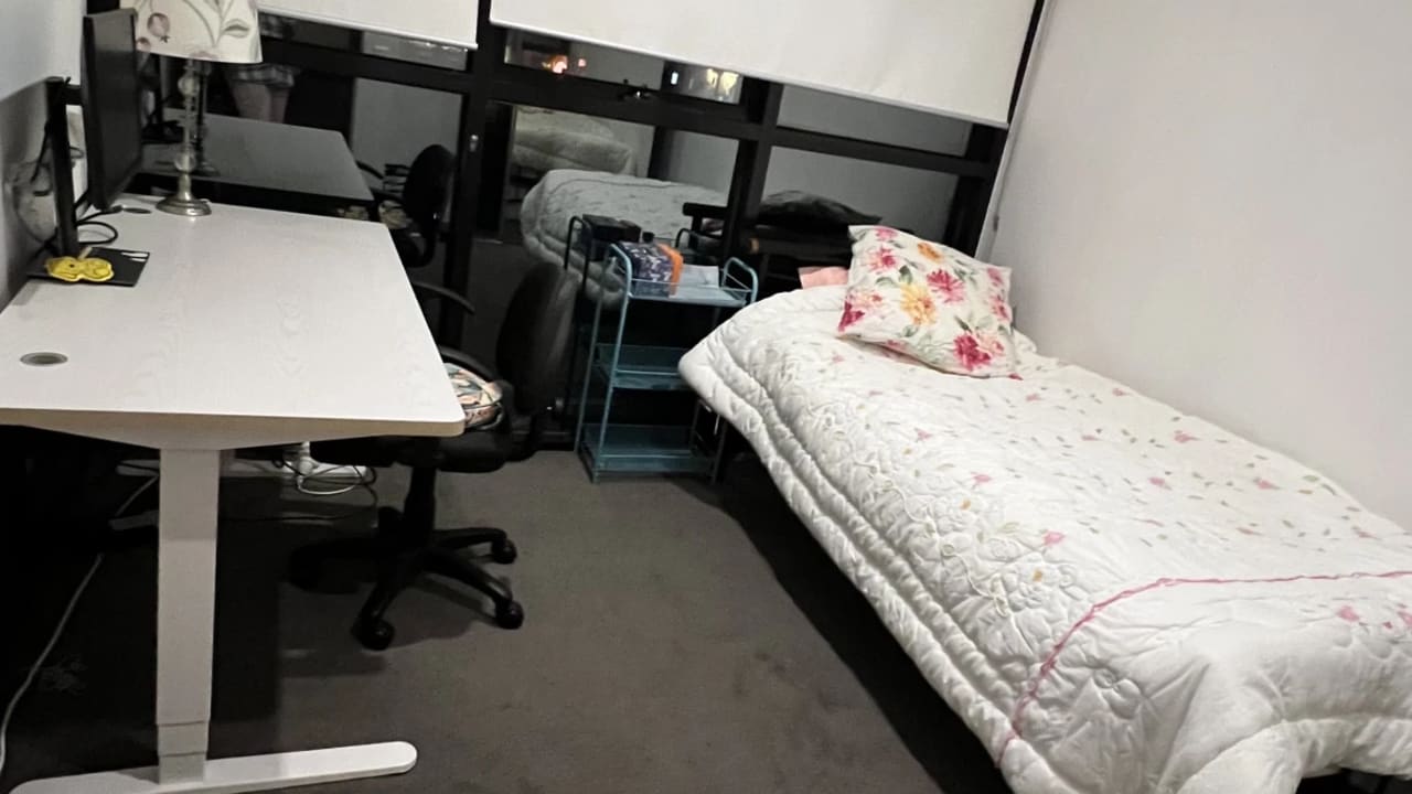 Furnished room in a flatshare