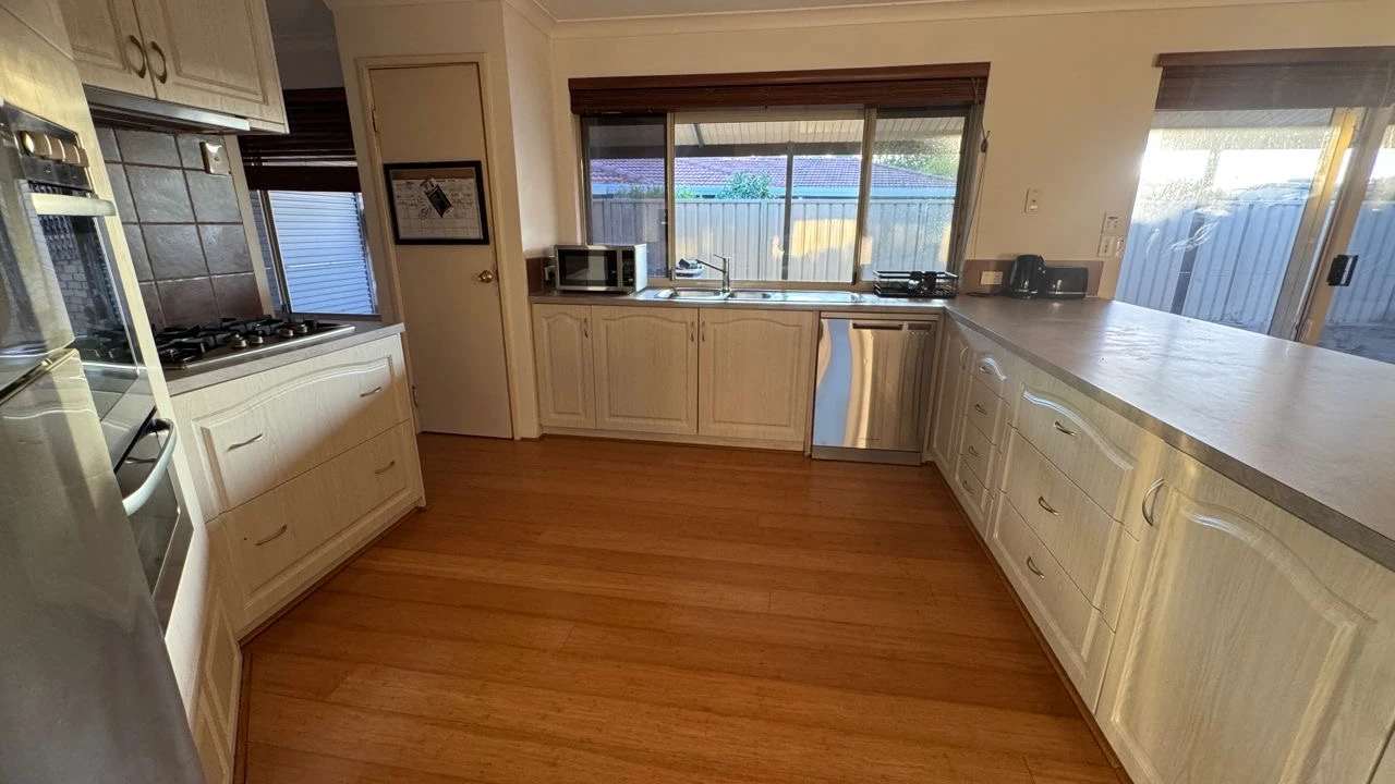 Whole property with 4 rooms for rent