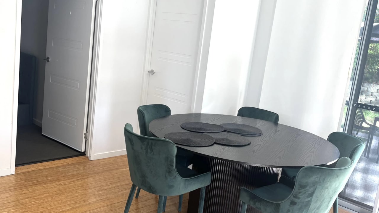 Room in a share house