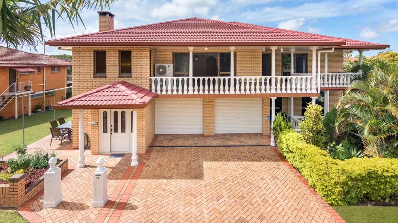Furnished room in a share house