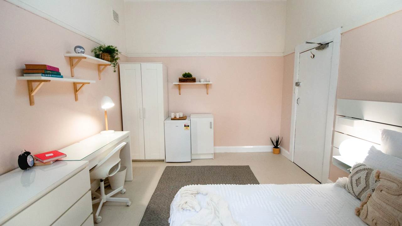 Furnished room in a share house