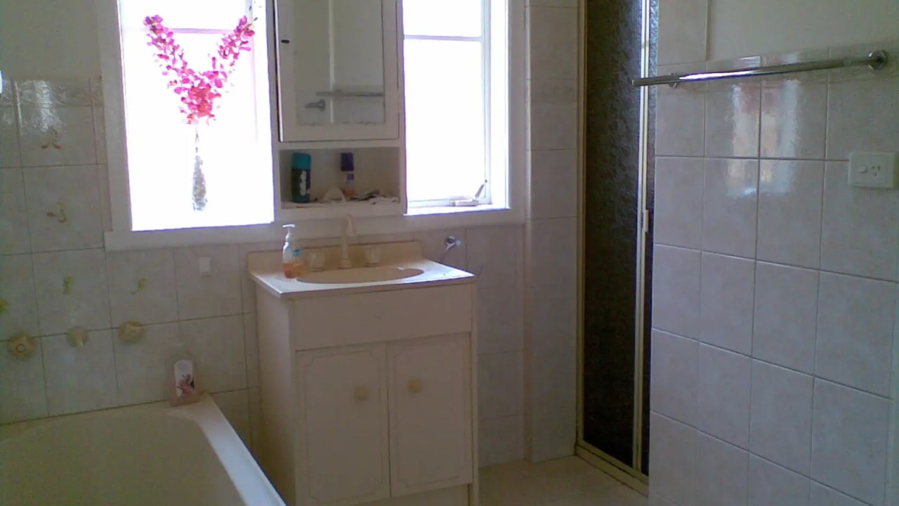 Room in a share house