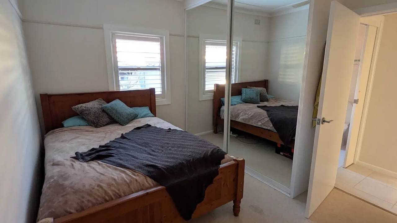 Room in a share house