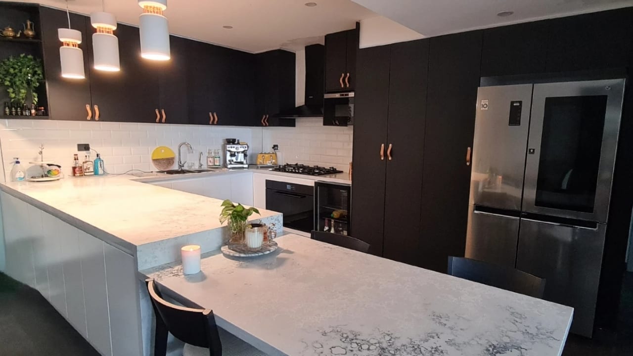 Furnished room with ensuite in a flatshare
