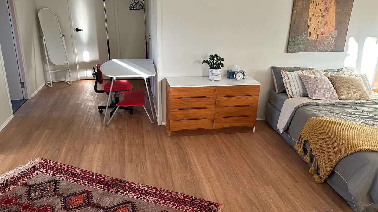 Furnished room studio flat for rent